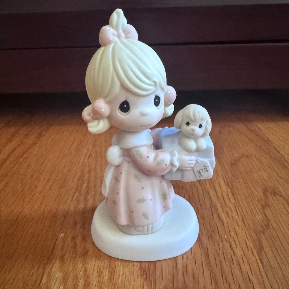 Precious Moments 2003 Holiday Surprises Come in All Sizes Figure